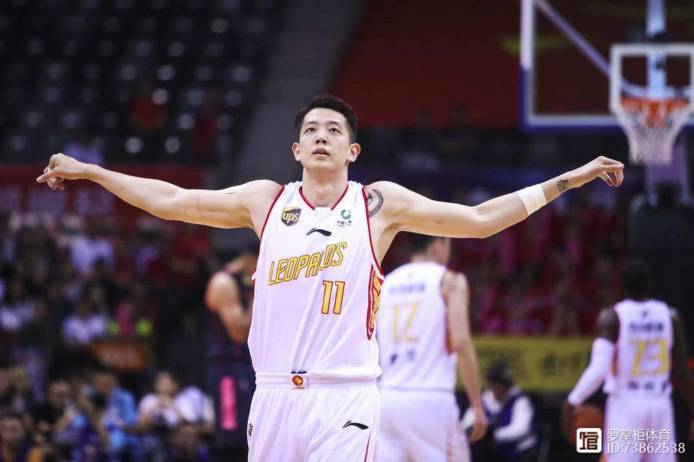 华体会入口-清晨CBA常规赛传出新动向；夏洛特黄蜂迎来里程碑；管理层表态：目标明确；阵容厚度经受考验的简单介绍