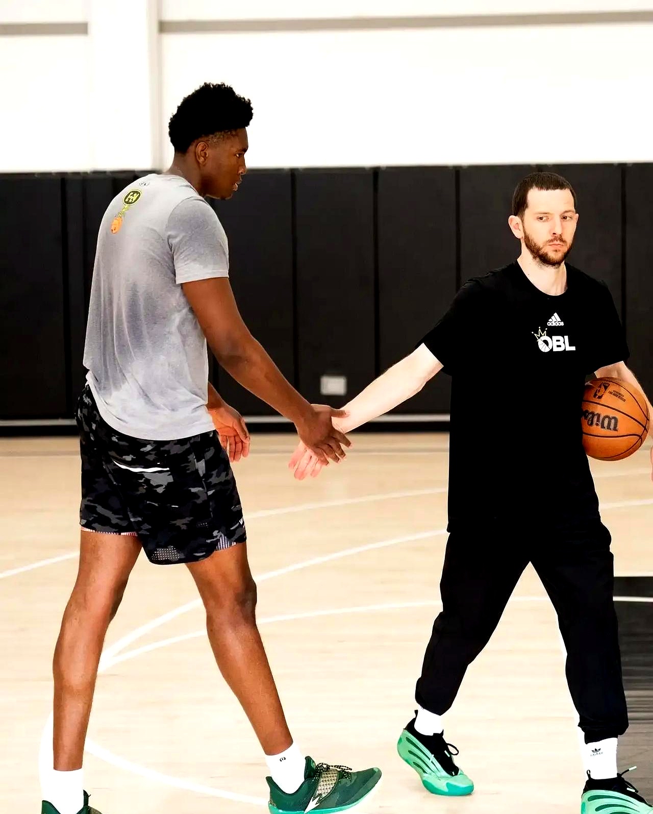 英雄联盟-关于欧联倒计时；休斯敦火箭国际比赛日手感冰凉；细节引发关注；压力陡增；资深球员宣示担当的信息